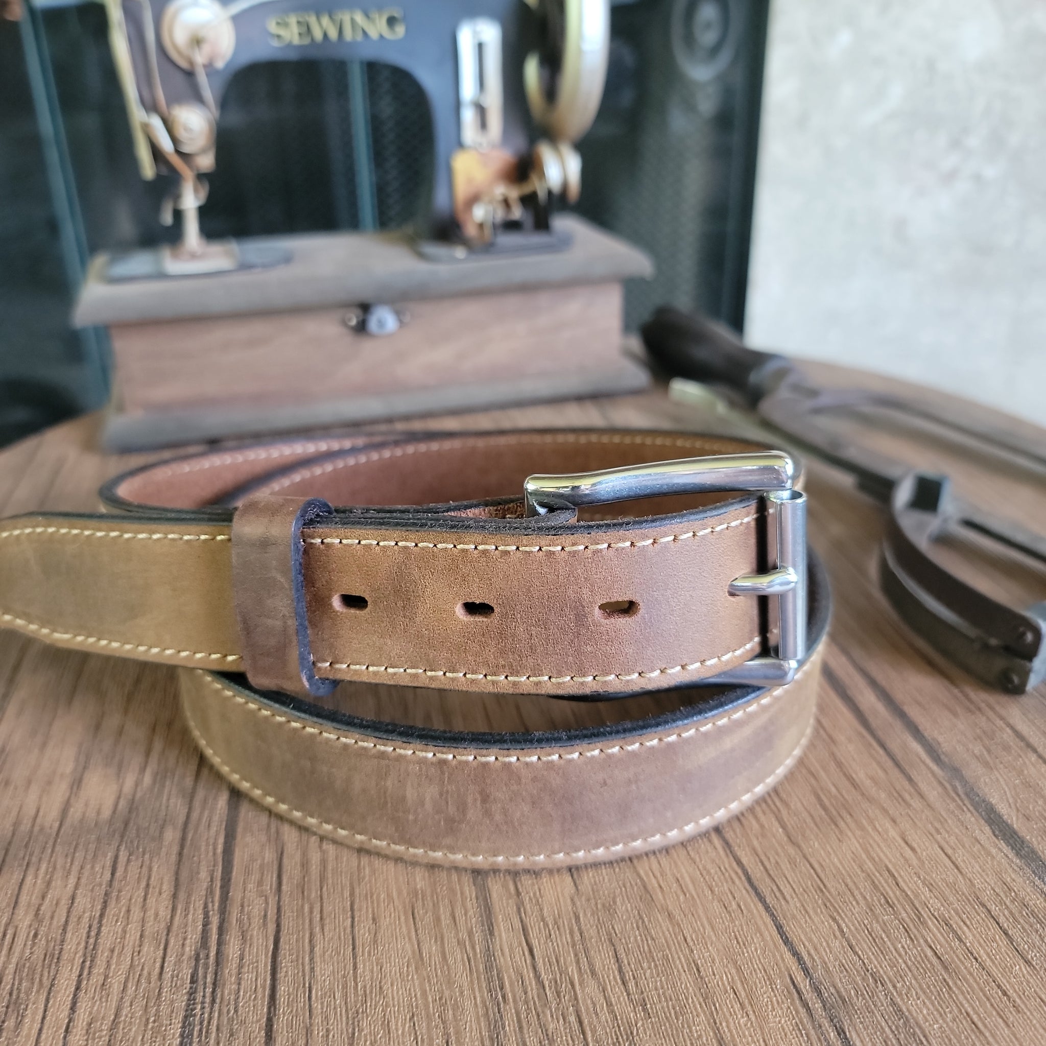 Thin leather belt with covered buckle - Brown