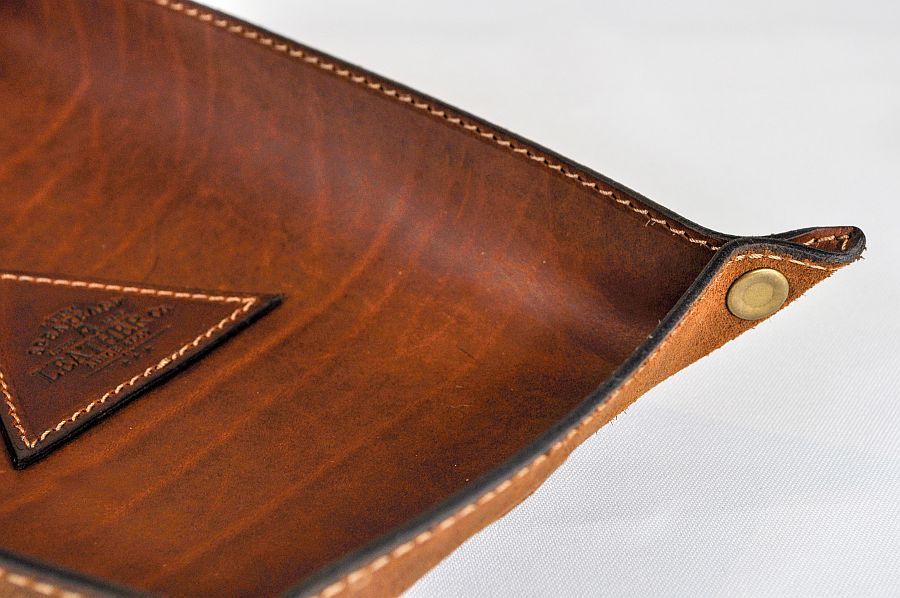 Volstead Charging Tray (Rio Latigo) - The Speakeasy Leather Co